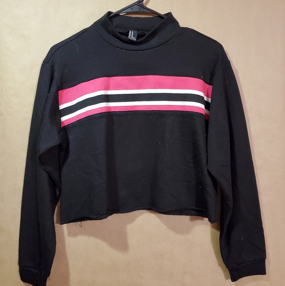 Black stripped crop